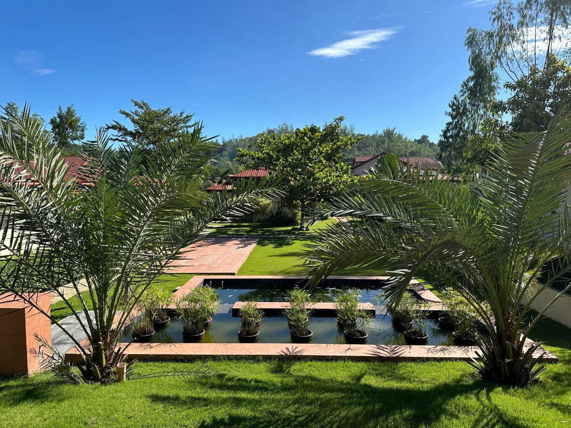 Strutz Art Garden Resort Bangued Exterior photo